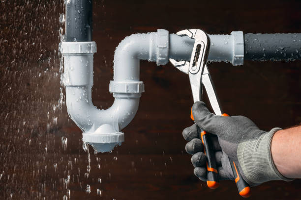 Professional Gas Line Repair technician working in Hamilton, MO